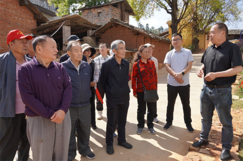 建水：“四注重”引领离退休干部弘扬社会正能量