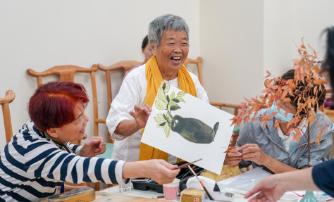 七旬老人学画办展：“今天也要重新出发”