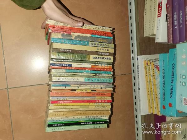 象棋相关书籍（37本）:飞相局专辑，象棋残局快速提高捷径，中华国手象棋谱，象棋大师棋局精选，进马局，中国象棋弃子攻杀法，车马冷着，象棋布局丛书，马炮争雄，中炮过河车专辑，象棋中局战术与战理，象棋中局战略与战术，向其名手胜局赏析，实战百局谱，棋枰精华录，三步虎布局参考，飞相局攻防体系，中炮先锋马对屏风马，兵象局对足底炮，现代象棋布局研究，象棋实战残局精解，中炮盘头马对屏风马，列炮纵横弹 等……