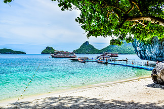美丽的泰国海滩 Angthong 海洋国家公园, 受欢迎的旅游目的地附近苏梅岛在泰国海湾