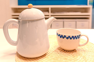 现代简约白茶壶茶杯可商用素材