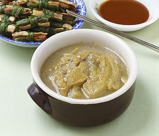 碗饭粮食盘子汤晚餐午餐蔬菜盘子烹饪美味烹饪早餐饮食肉类热健康勺子煮好吃土豆碗汤餐厅酱油营养面包新鲜吃吃番茄素食开胃菜营养素美食表煮