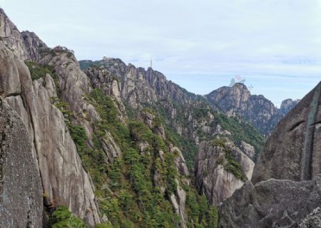 安徽黄山迎客松奇石云雾图片