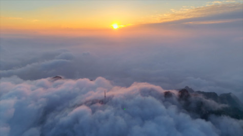 航拍泰山 云海玉盘奇观 泰山宝光奇观