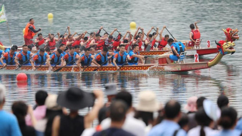 Dragon boat races held across China to celebrate upcoming Duanwu Festival