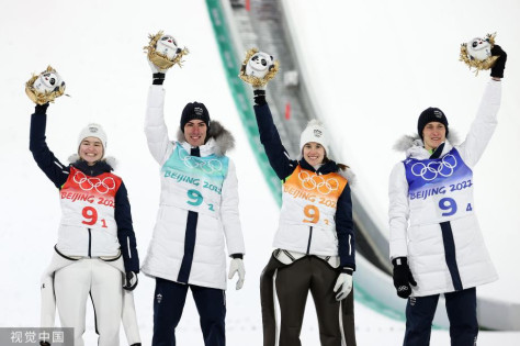 [图]冬奥会跳台滑雪混合团体 斯洛文尼亚获得金牌