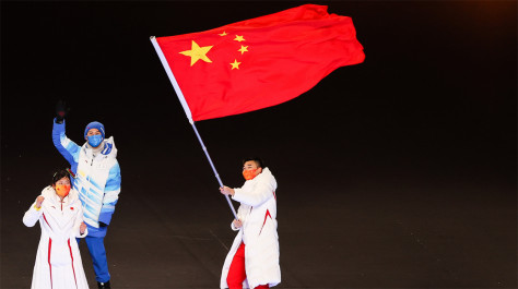 [图]2022北京冬奥会闭幕式：中国代表团入场