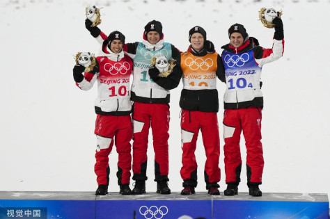 [图]冬奥会跳台滑雪男子团体决赛 奥地利队夺冠