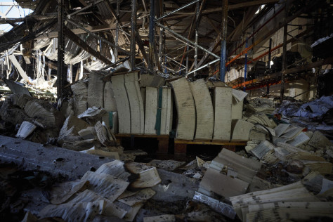 ▲24日，在哈尔科夫，乌克兰最大印刷厂遭导弹袭击 据视觉中国