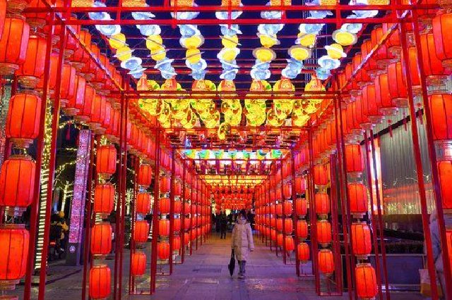 6600盏中式宫灯扮靓郑州农科路（组图）