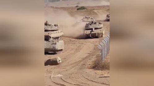 以色列国防军向黎巴嫩边境增兵 坦克车队一眼望不到头