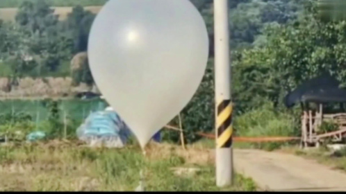 新手段，朝向韩发送150多个装有垃圾和粪便的气球…