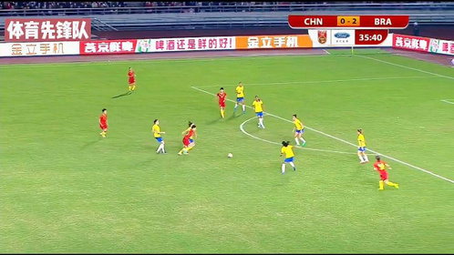 下半场0-2落后，球迷纷纷提前退场，谁料中国女足上演惊天大逆转