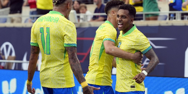 友谊赛-巴西1-1美国 11连胜被终结