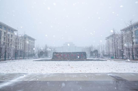 华北水利水电大学雪景