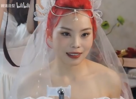 罕见的红发新娘造型