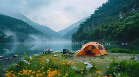 夏天户外山间露营游玩营地高清图片