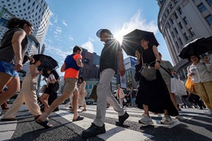 日本多地超35℃ 东京一天内80人中暑被送医