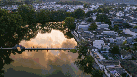 夏日乡村美景引游人