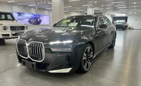 宝马 7系 2023款 740Li 领先型 M运动套装