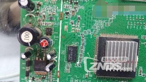 TCL l32f19电视开机半分钟才启动故障检修过程！