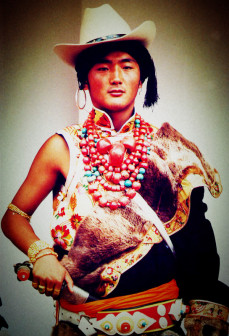 嘉绒藏族服饰