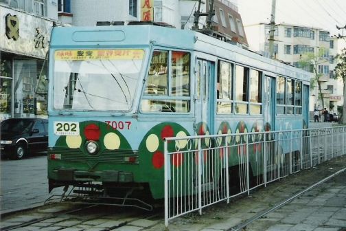 DL7000型，1983年制造，已退役，现存一辆7010号车