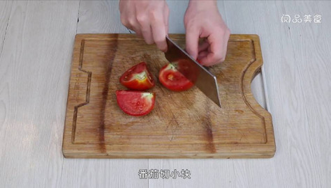 虾仁炒丝瓜番茄做法步骤：4