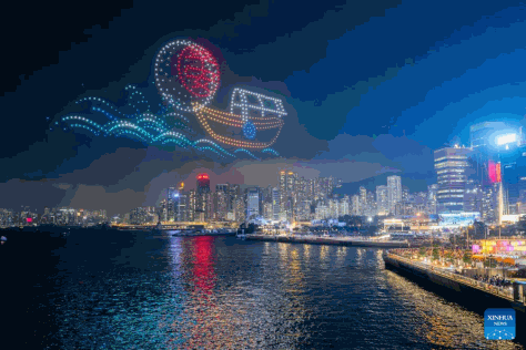Satu pertunjukan cahaya dron yang menampilkan budaya tradisional China telah dipentaskan di Hong Kong, selatan China, pada 11 Mei 2024. (Xinhua/Zhu Wei)