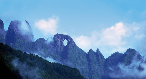 Дрон көзімен Юньнаньдағы Нуцзян өзенінің «Ай тасын» тамашалаңыз