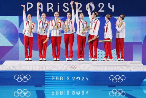 La Cina vince la prima medaglia d'oro nel nuoto artistico a squadre a Parigi