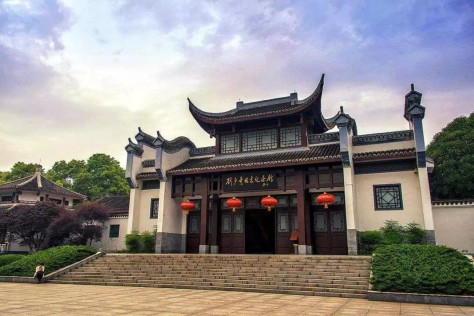 刘少奇同志纪念馆6件文物背后的故事