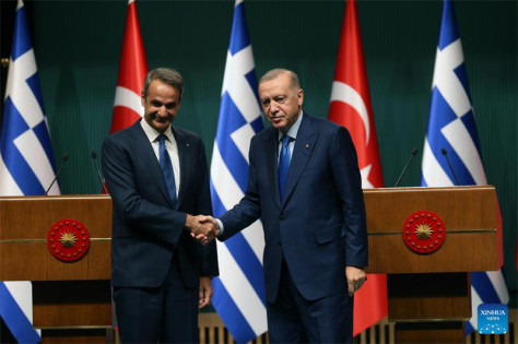 Ο Τούρκος Πρόεδρος Ρετζέπ Ταγίπ Ερντογάν (Δ) και ο Έλληνας Πρωθυπουργός Κυριάκος Μητσοτάκης σε κοινή συνέντευξη Τύπου στην Άγκυρα της Τουρκίας, στις 13 Μαΐου 2024. (Φωτογραφία / Xinhua)