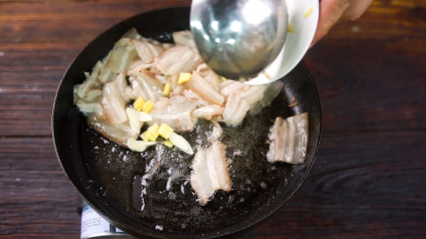尖椒回锅肉做法步骤：6