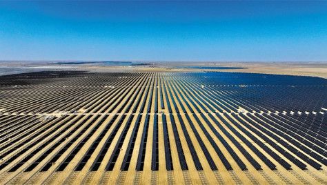 Solar power project soaks up sunrays in Inner Mongolia