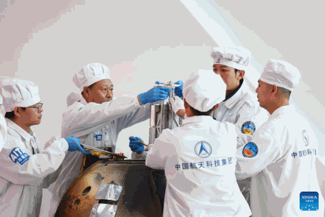 Abierto módulo de retorno de sonda lunar Chang'e-6 tras arribo a Beijing