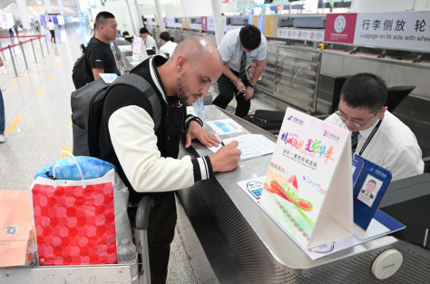 China se compromete a promover reactivación de vuelos internacionales