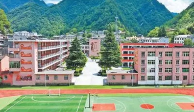 保障学生学好、吃好、住好