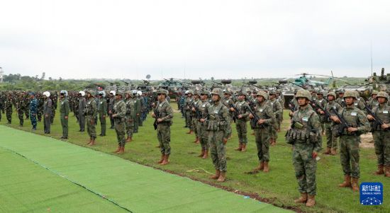   这是7月5日在老挝人民军库玛丹学院训练场拍摄的中老“友谊盾牌-2024”联合演习开始仪式现场。新华社发（孟垂云 摄）