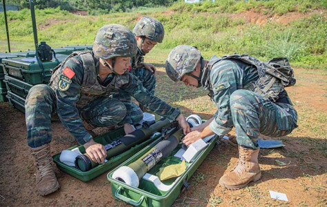 火力全开！直击武警重火器实弹射击现场