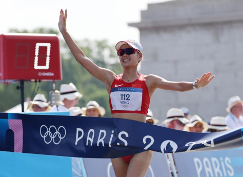 ゴールに向かってラストスパートをかける楊家玉選手（8月1日撮影・李剛）。