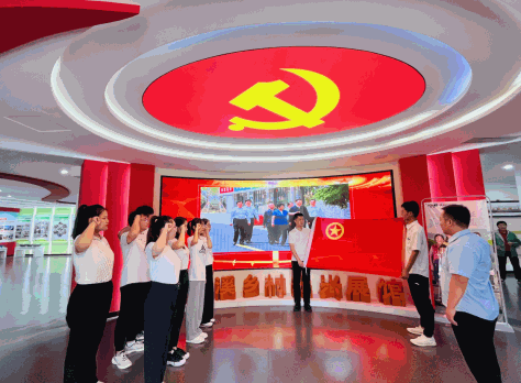 中建一局北京公司团支部青年赴三涧溪村开展红色教育活动