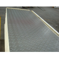 冷库板--铝板（常用为轧花铝、防滑铝板），适用于较厚面板冷库