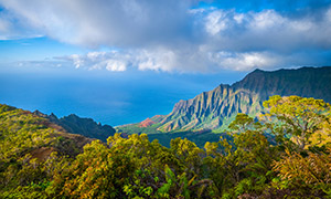 夏威夷的卡拉拉乌山谷风光摄影图片