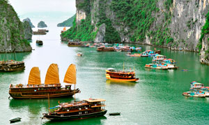 越南下龙湾景区游船景观摄影图片
