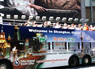 上海世博会广告登上纽约巴士