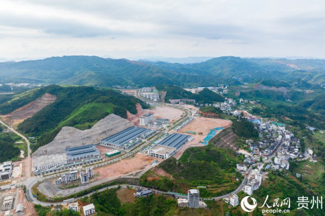 1 航拍建设中的贵州省黔东南州台江县台盘村。人民网记者 涂敏 摄