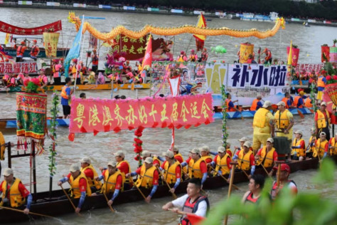 6月16日，2024年广州国际龙舟邀请赛在中山大学北门广场至广州大桥之间的珠江河段圆满举办。人民网 宁玉瑛摄