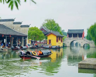 文旅融合“热”力足 点燃夏日经济生机活力