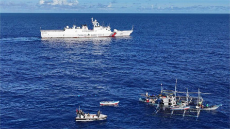 China Coast Guard assists Filipino fishermen injured in South China Sea